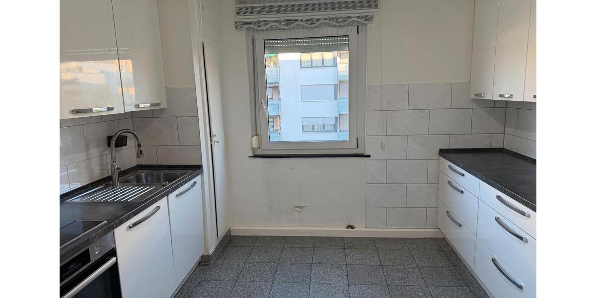 Etagenwohnung Esslingen am Neckar Pliensauvorstadt - 4 Zimmer, 110 m&sup2;, 1.500&euro; | Angebot:26271063