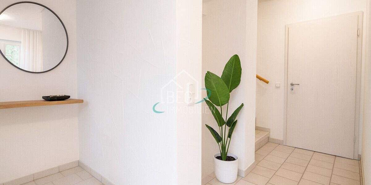 Gartenidylle trifft Wohnkomfort: Doppelhaushälfte mit Einliegerwohnung 4 zimmer