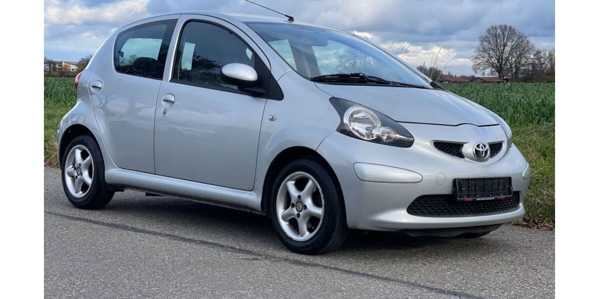 Toyota Aygo (X) 166.000 km 2.700 € Fellbach 70736