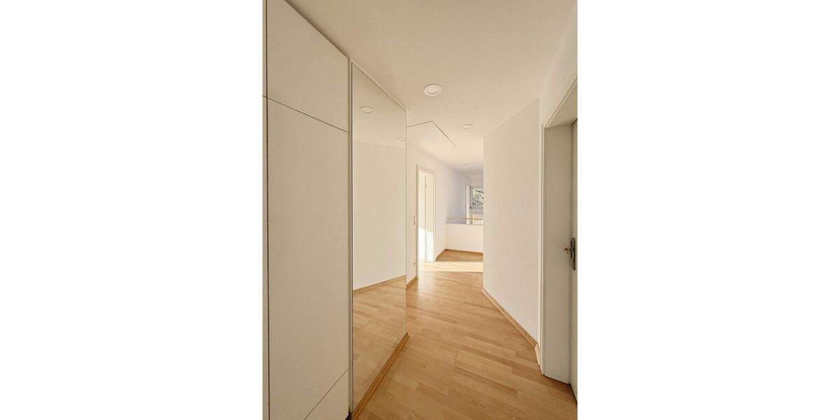 Mehrfamilienhaus, Wohnhaus Nürtingen - 5 Zimmer, 175 m&sup2;, 2.700&euro; | Angebot:24557708