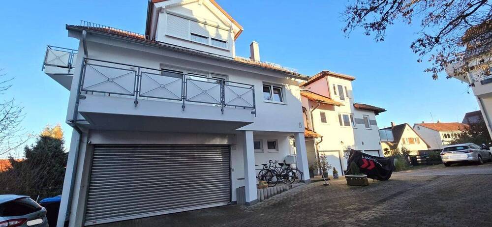 ALL INCLUSIVE – 2-Zimmer-ETW MIT BALKON, EINBAUKÜCHE & STELLPATZ – SOLVENTER MIETER.