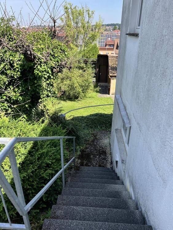 Traumhaus mit großem GartenWintergartenTerrasse und Garage in ruhiger Lage