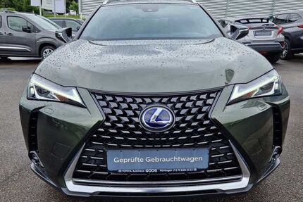 Lexus UX 9.828 km 30.350 &euro; Nürtingen 72622