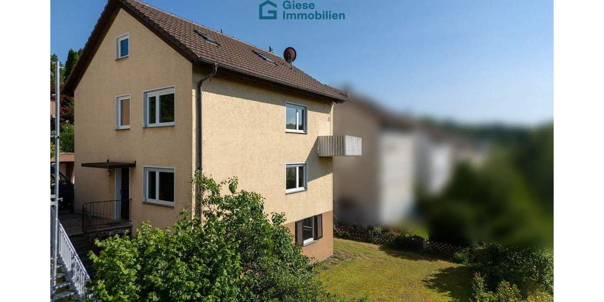 Freistehendes Ein-Zweifamilienhaus mit schönem Garten 8 zimmer