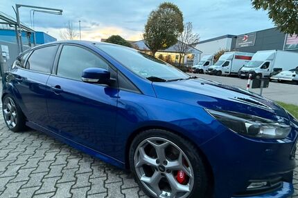 Ford Focus 75.500 km 18.499 &euro; Gerlingen 70839