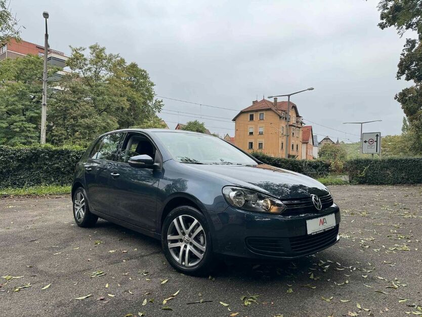 VW Golf 89.000 km 8.350 € Stuttgart 70376