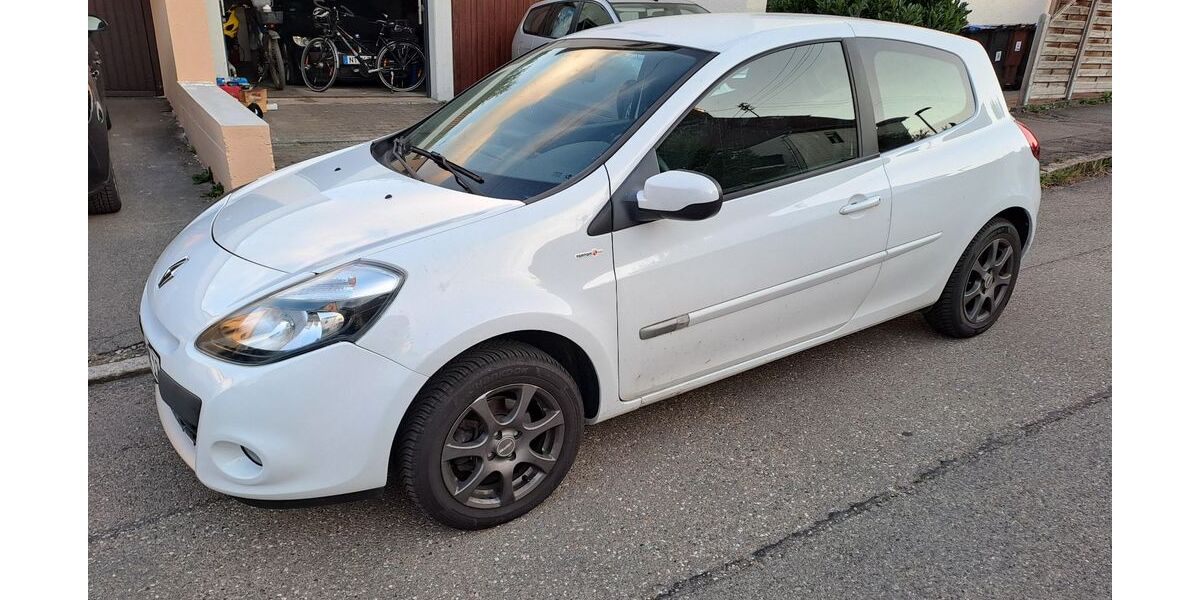Renault Clio 68.000 km 4.900 &euro; Leinfelden-Echterdingen 70771