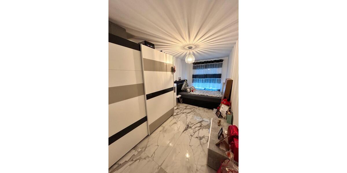 Mehrfamilienhaus, Wohnhaus Leonberg - 3 Zimmer, 73 m&sup2;, 370.000&euro; | Angebot:25216612