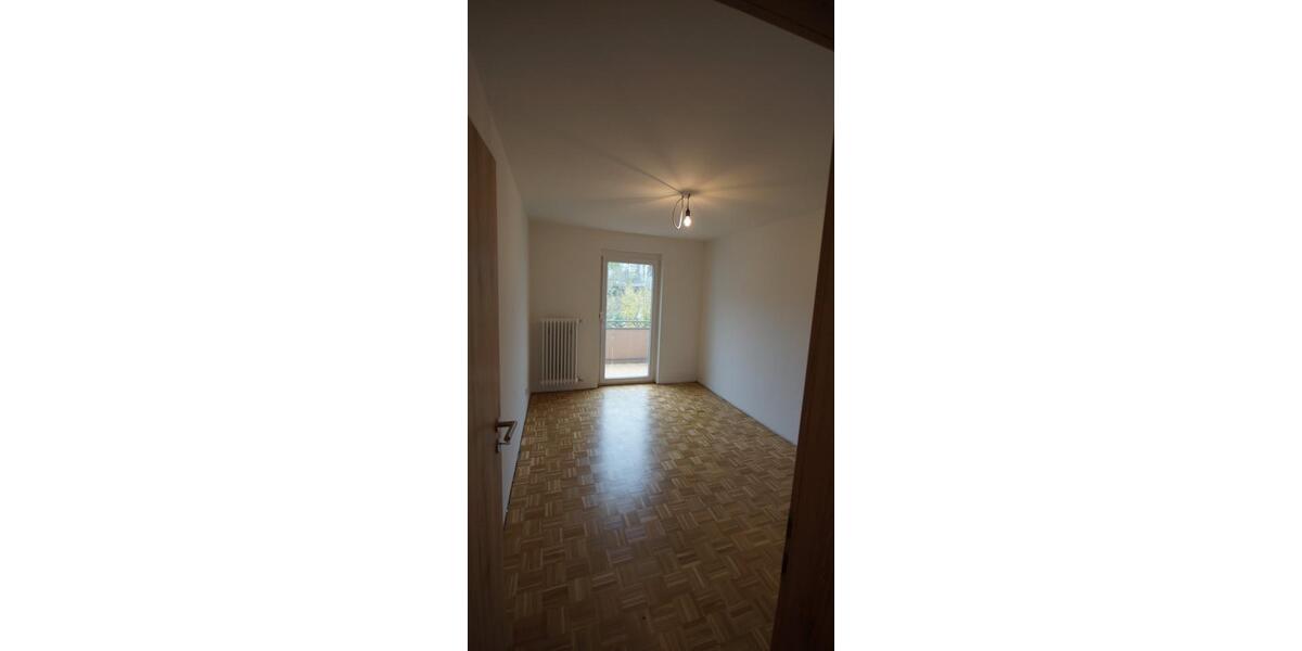 Reihenhaus Stuttgart Birkach - 6 Zimmer, 150 m&sup2;, 2.300&euro; | Angebot:24803008