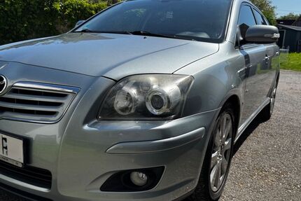 Toyota Avensis 199.100 km 2.500 &euro; Ostelsheim 75395