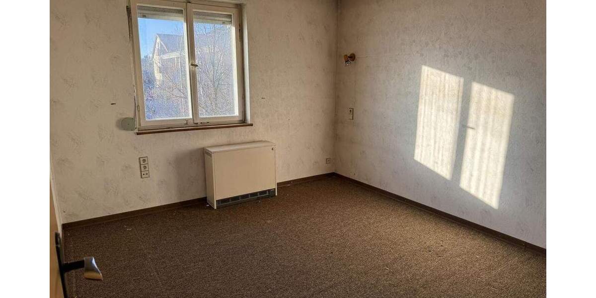 Sanierungsobjekt in guter Lage! 6 zimmer