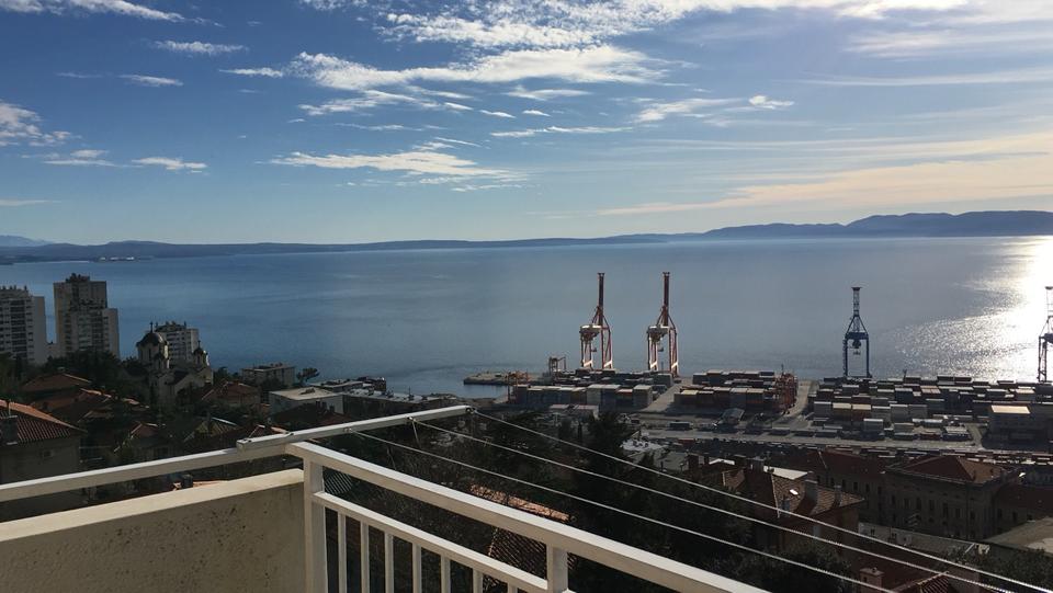 Einfamilienhaus Stuttgart Lehen - 10 Zimmer, 400 m&sup2;, 990.000&euro; | Angebot:26095068