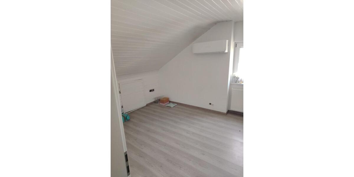 Doppelhaushälfte Ebersbach an der Fils - 5.5 Zimmer, 139 m&sup2;, 550.000&euro; | Angebot:27131693