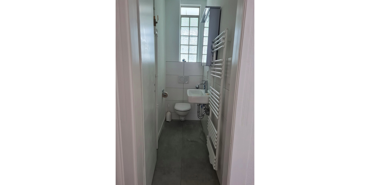 Gepflegtes 6-FH in ruhiger Lage, Nähe Zentrum Stuttgart-Bad Cannstatt - Rendite ca. 4 % netto - Mehrfamilienhaus, Wohnhaus Stuttgart / Bad Cannstatt Bad Cannstatt (Stadtbezirk) | Angebot:26888799