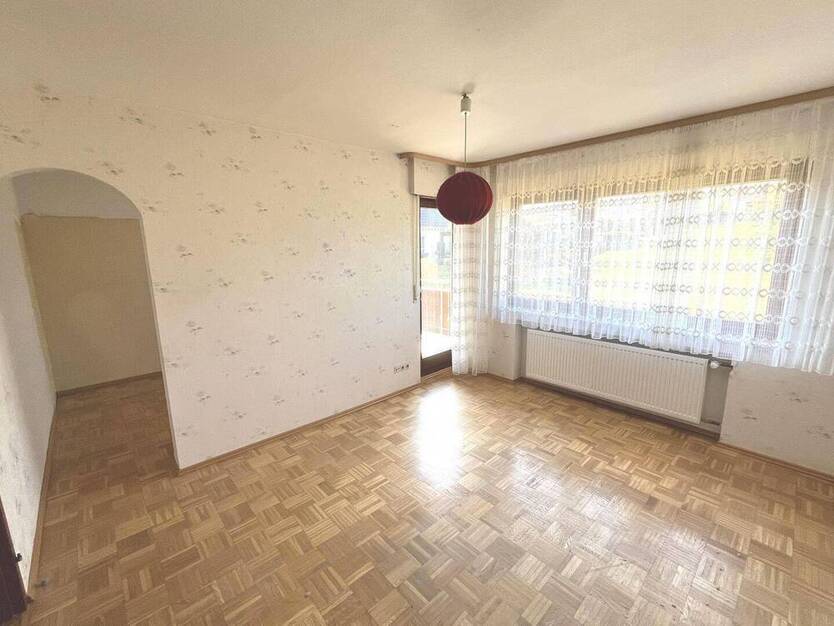 Doppelhaushälfte in ruhiger Ortsrandlage.