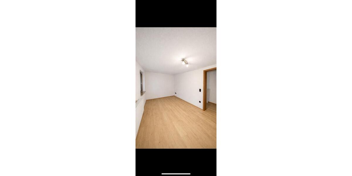 Einfamilienhaus mit Garten, Terasse, Balkon, Doppelgarage 4.5 zimmer