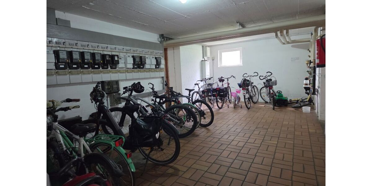 Provisionsfrei* KERNSANIERTE 2-Zimmer-Wohnung mit EBK, Westbalkon & ruhige Lage in Altbach - 2- Altbach | Angebot:26498459