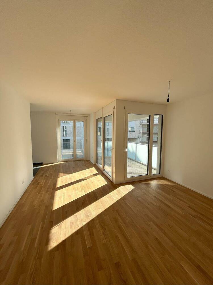 Erstbezug geräumige 4-Zimmer Wohnung