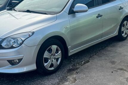 Hyundai i30 121.000 km 5.400 &euro; Sindelfingen 71065