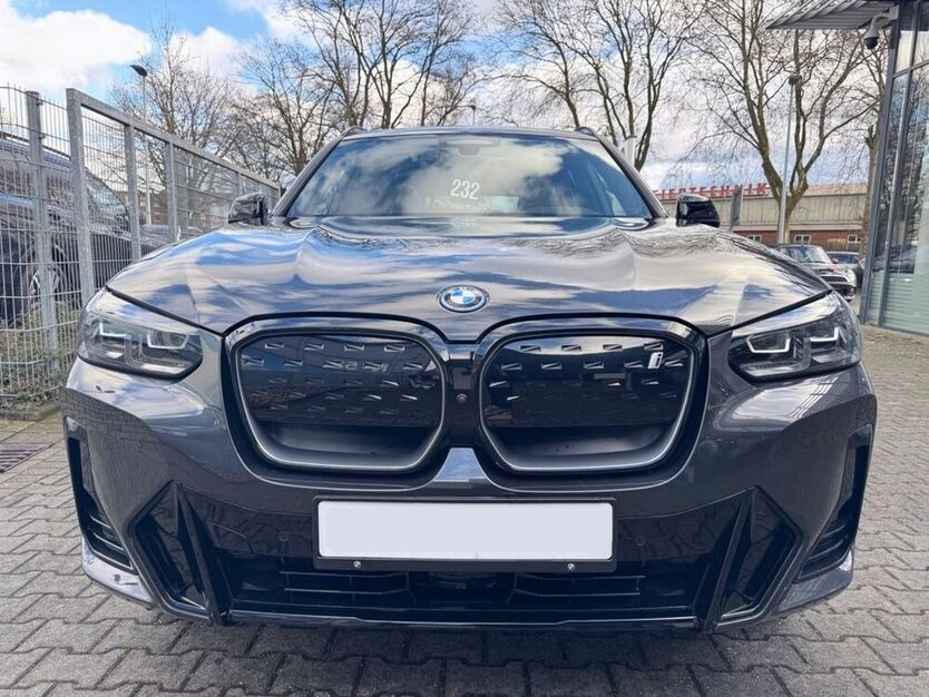 iX3
