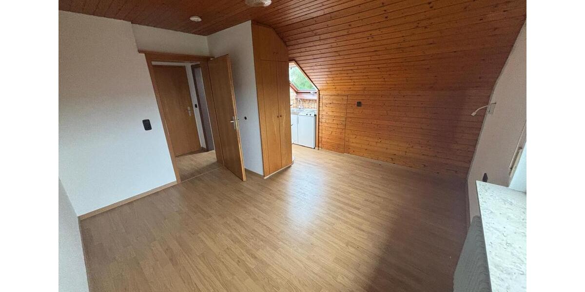 Dachgeschoßwohnung Renningen - 1 Zimmer, 20 m&sup2;, 680&euro; | Angebot:26550364