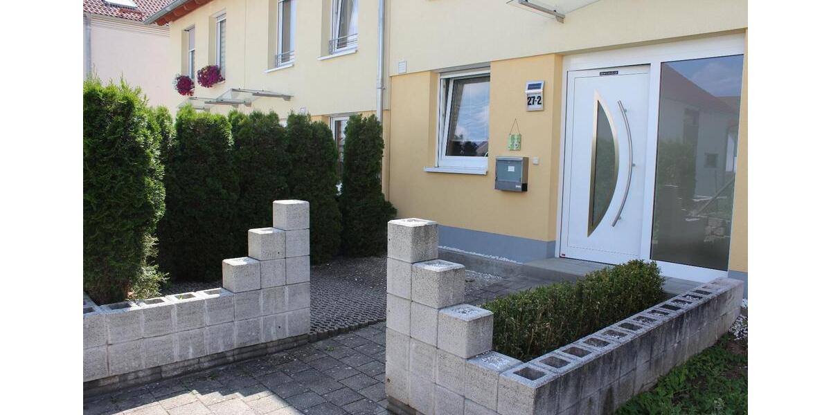 Reihenhaus Sindelfingen Darmsheim - 5.5 Zimmer, 136 m&sup2;, 2.400&euro; | Angebot:26313388