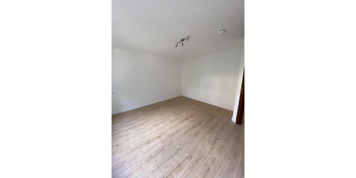 Erdgeschoßwohnung Stuttgart Stuttgart-Ost - 2 Zimmer, 69 m&sup2;, 1.050&euro; | Angebot:26606259