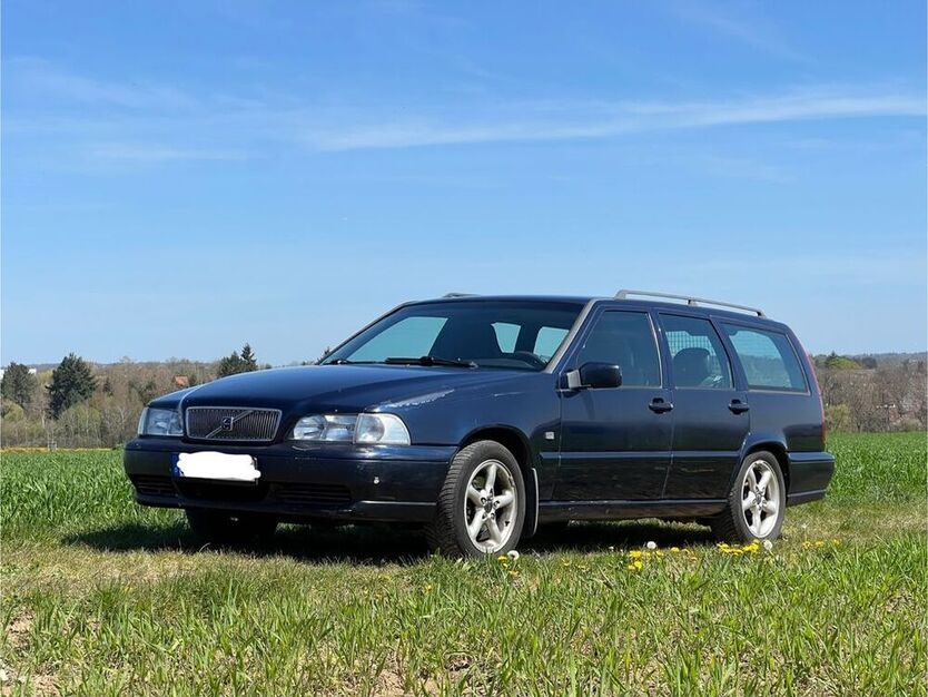 V70