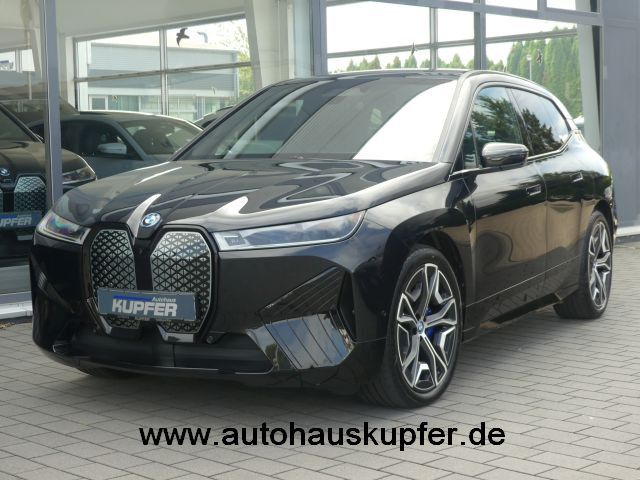 BMW iX 3.680 km 71.400 € Vaihingen / Enz 71665