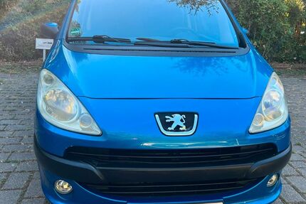 Peugeot 1007 26.700 km 3.999 &euro; Stuttgart 70435