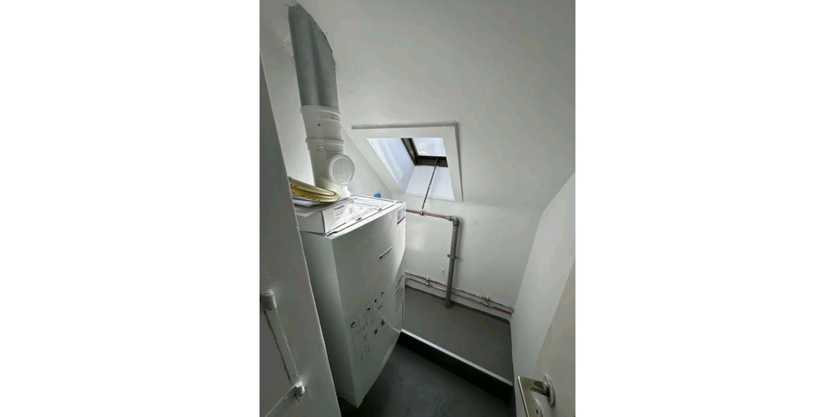 Dachgeschoßwohnung Stuttgart Hedelfingen - 3.5 Zimmer, 58 m&sup2;, 1.000&euro; | Angebot:24859694