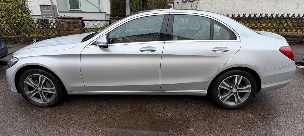 Mercedes-Benz C 250 187.500 km 19.200 &euro; Stuttgart 70619