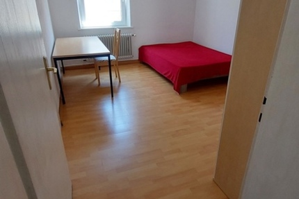 WG-Zimmer in Stuttgart West ab Juli frei