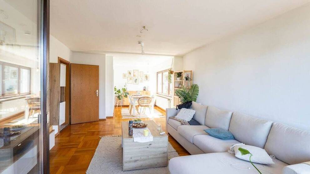 Liebevoll gepflegtes Drei-Parteienhaus in ruhiger Wohnlage