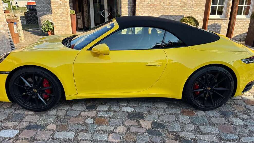 992