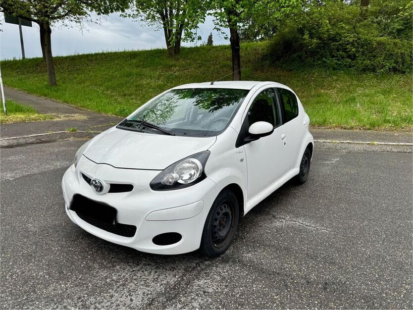 Toyota Aygo (X) 128.000 km 3.199 € Nürtingen 72622