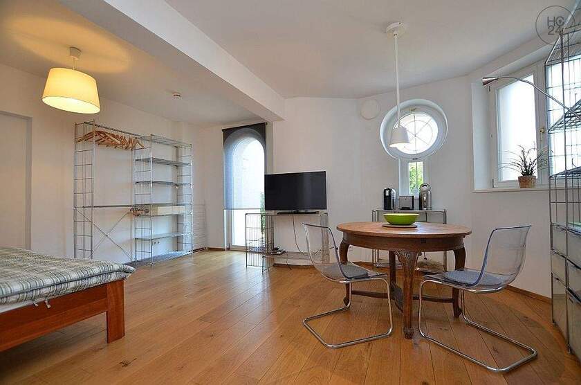 Sehr schön möbliertes Apartment in toller Aussichtslage in Stuttgart Süd 1 zimmer