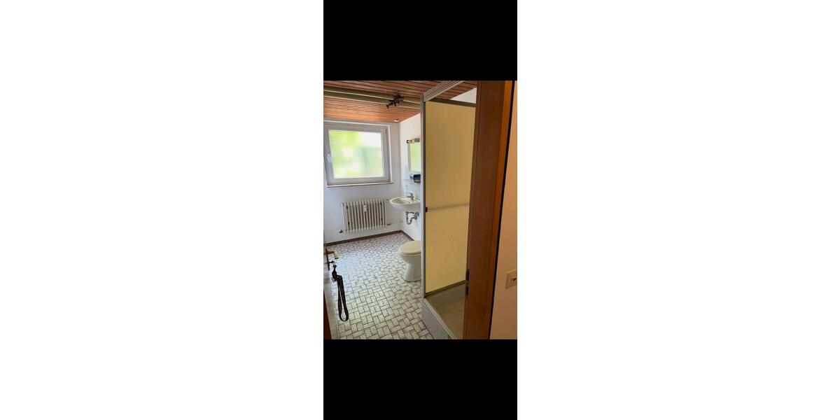 Hochparterre Freiberg am Neckar - 2 Zimmer, 75 m&sup2;, 250.000&euro; | Angebot:27113679