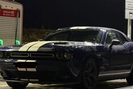 Dodge Challenger 141.000 km 16.900 &euro; Leutenbach 71397
