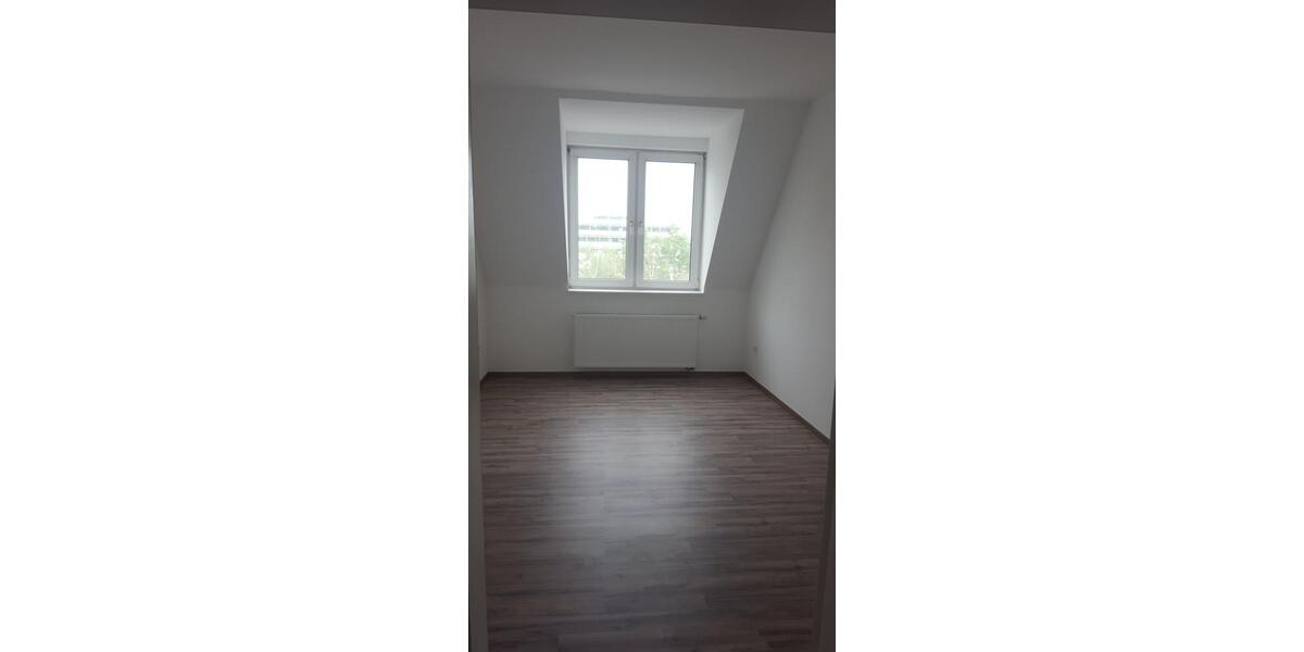 Dachgeschoßwohnung Stuttgart Stuttgart-Süd - 3.5 Zimmer, 89 m&sup2;, 1.398&euro; | Angebot:24817764