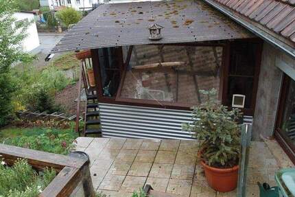 .::älteres Haus mit schönem Garten in guter Lage::. 4 zimmer