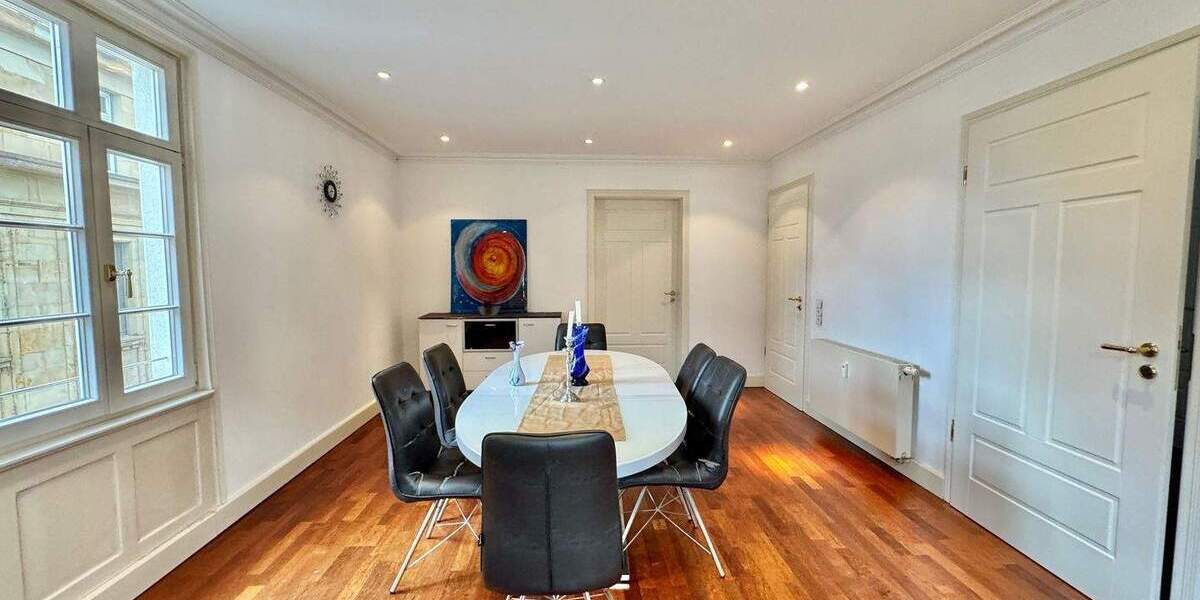 Etagenwohnung Stuttgart Mitte - 5 Zimmer, 130 m&sup2;, 2.340&euro; | Angebot:24453424