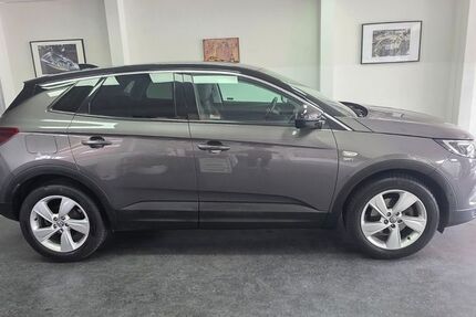 Opel Grandland (X) 64.000 km 11.990 &euro; Asperg/Ludwigsburg bei Stuttgart 71679