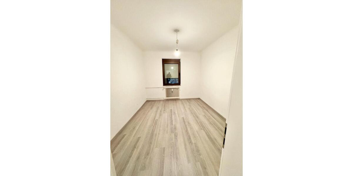 Etagenwohnung Stuttgart Neuwirtshaus - 5 Zimmer, 90 m&sup2;, 1.200&euro; | Angebot:24976103