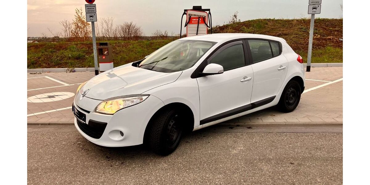 Renault Megane 124.500 km 3.600 € Korb 71404