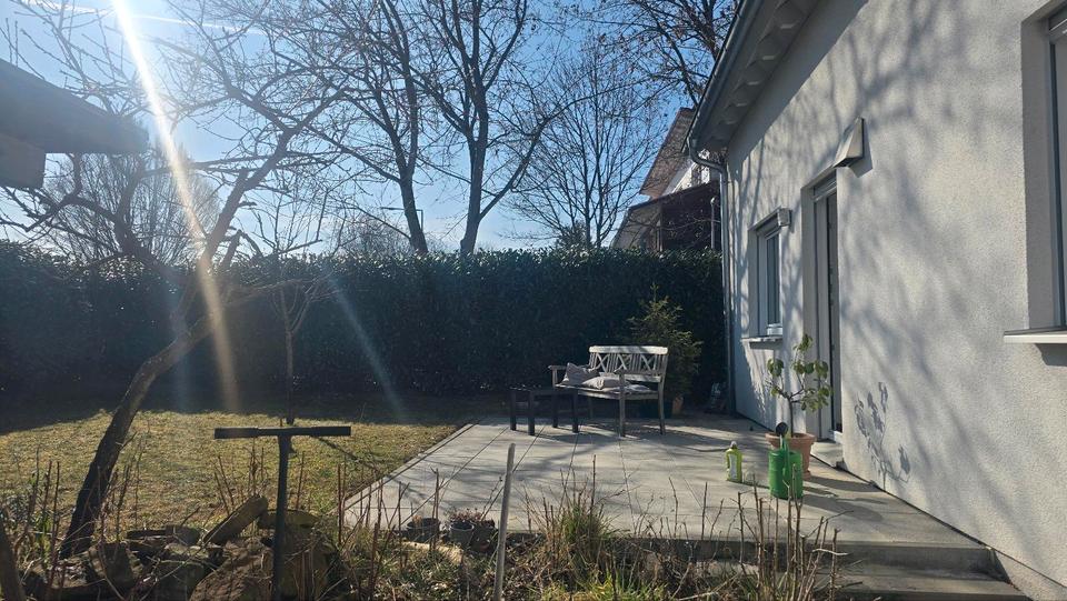 Einfamilienhaus (165 m²) mit großem Garten, Carport in Top-Lage 7 zimmer