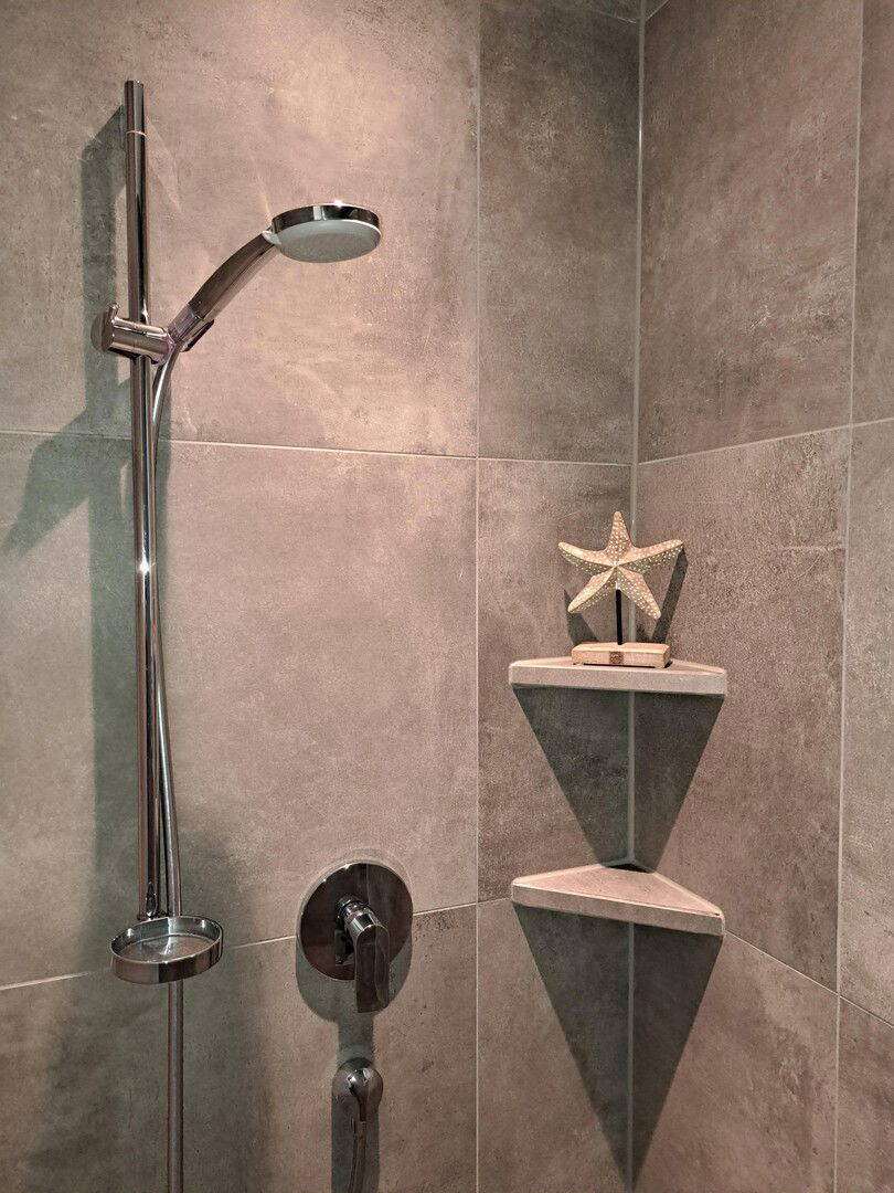 Hochwertige Doppelhaushälfte mit Pool und Sauna in ruhiger Lage von Gärtringen 6 zimmer