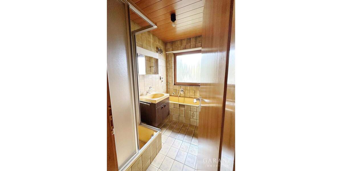 Mehrfamilienhaus, Wohnhaus Stuttgart Kaltental - 8 Zimmer, 180 m&sup2;, 649.000&euro; | Angebot:23981322