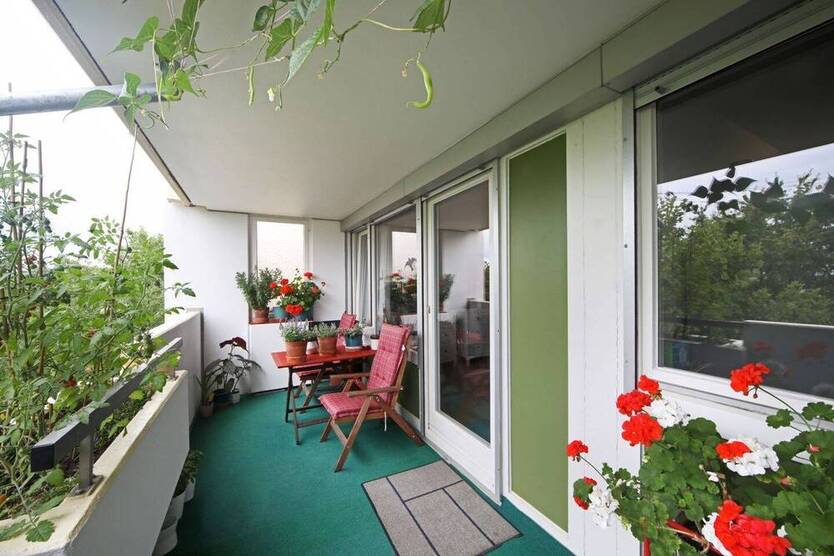 2-Zimmer-Wohnung mit Balkon und Tiefgaragenplatz
