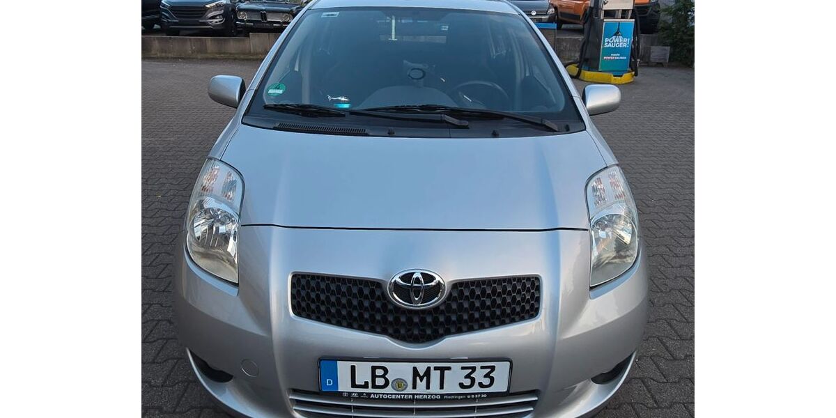 Toyota Yaris 86.000 km 5.300 &euro; Ludwigsburg 71640